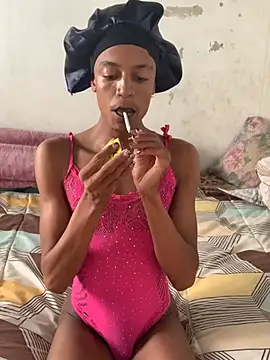 Snapshot of Kinky-Nicky04 chatting on April 13, 7:03 am Kinky-Nicky04 online show from April 13, 7:03 am