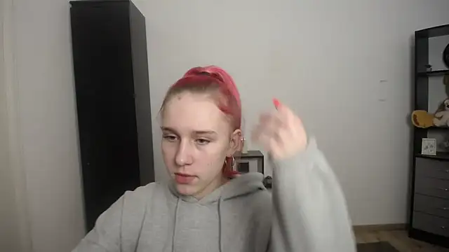 Scarlett lil online show from March 26, 8:09 am