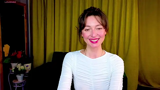 Kate Millersi online show from April 17, 11:35 am