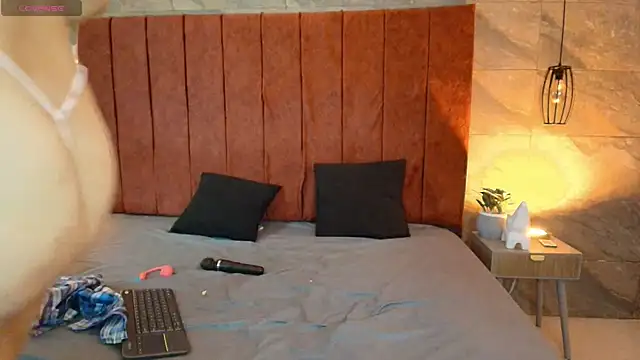 Lauren Rouses online show from April 11, 7:45 am