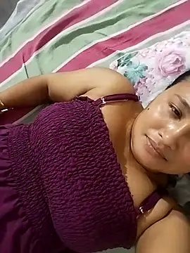 Snapshot of Rashi_bhabi chatting on May 11, 3:18 pm Rashi bhabi online show from May 11, 3:18 pm