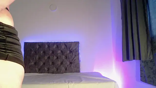 sweetsea  online show from April 3, 11:30 am