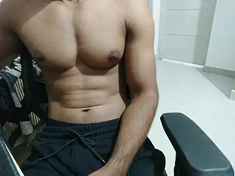 kratosTheHunk online show from April 2, 7:17 am