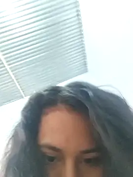 Snapshot of Ximenadeluxe chatting on March 3, 11:38 am Ximenadeluxe online show from March 3, 11:38 am