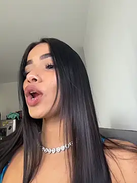 Bella Smithe online show from March 23, 2:43 pm