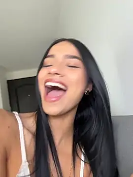 Snapshot of Bella_Smithe chatting on June 2, 4:20 pm Bella Smithe online show from June 2, 4:20 pm