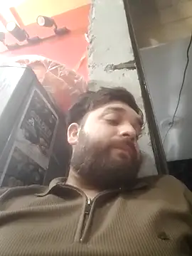 areee214 online show from April 21, 5:39 pm