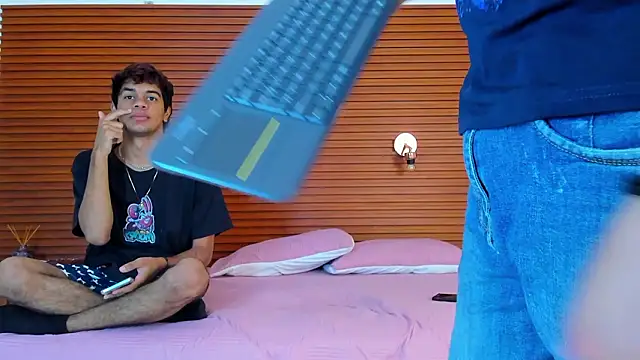 peakk twiinns online show from March 9, 11:36 am