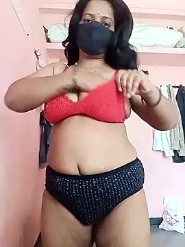 Snapshot of Miss-Dolly07 chatting on June 18, 10:19 am Miss-Dolly07 online show from June 18, 10:19 am