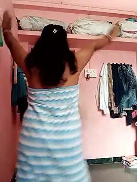 Snapshot of Miss-Dolly07 chatting on June 21, 5:32 am Miss-Dolly07 online show from June 21, 5:32 am