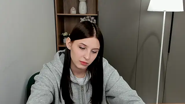 Snapshot of KerstinMaynor chatting on March 4, 7:58 am KerstinMaynor online show from March 4, 7:58 am