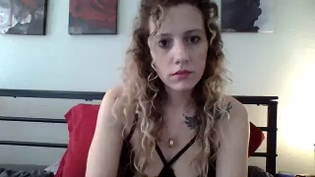 Snapshot of CourtneyKlovee chatting on March 2, 3:52 pm CourtneyKlovee online show from March 2, 3:52 pm