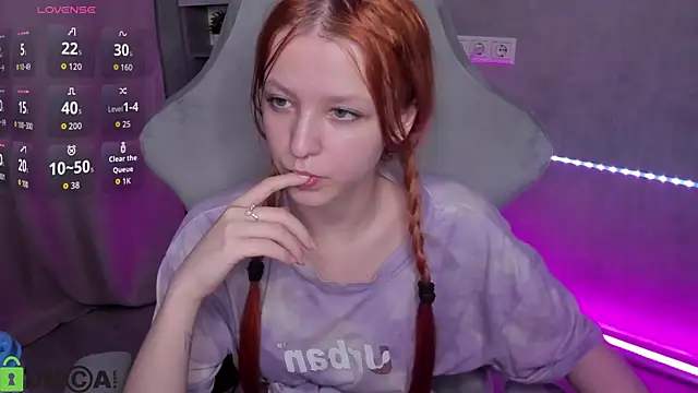 Emma Dusk online show from May 15, 11:01 pm