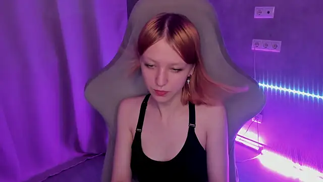 Snapshot of Emma_Dusk chatting on July 6, 1:02 am Emma Dusk online show from July 6, 1:02 am
