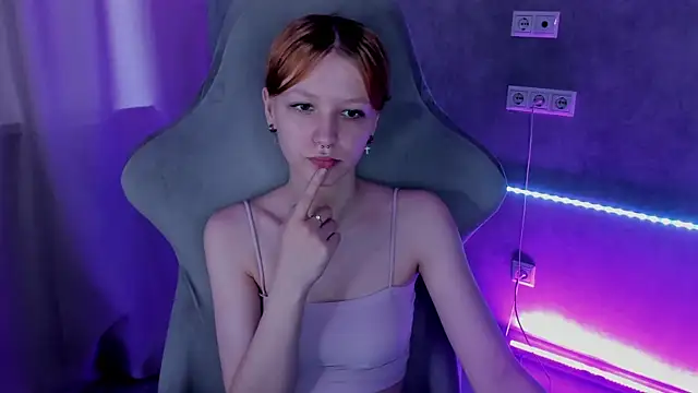 Snapshot of Emma_Dusk chatting on July 15, 9:47 am Emma Dusk online show from July 15, 9:47 am