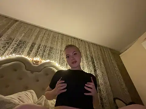 Maria Smitt online show from March 4, 5:08 pm