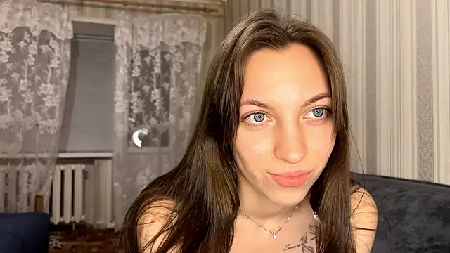 Snapshot of YangReifer chatting on March 2, 7:43 pm YangReifer online show from March 2, 7:43 pm