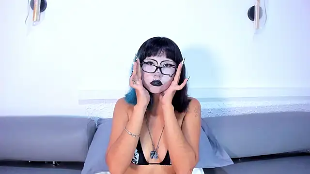 KleoLennox online show from March 31, 1:40 am