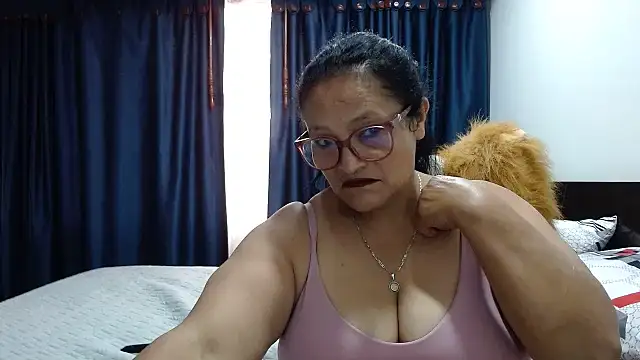  BellaNocturna online show from July 28, 7:15 pm