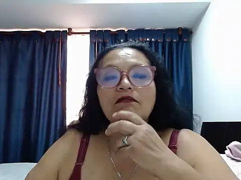  BellaNocturna online show from August 1, 9:25 pm