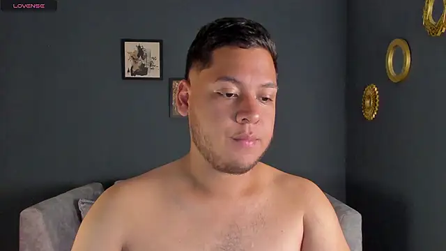 Akon 2XXX online show from March 4, 1:00 am