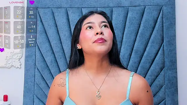 Leandra-Johnson online show from April 18, 1:37 pm