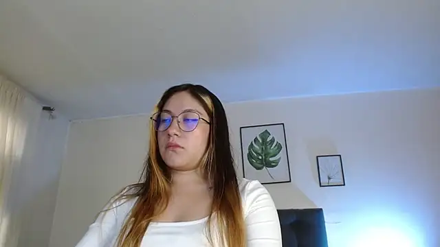 Snapshot of samanthachop chatting on June 17, 1:23 pm samanthachop online show from June 17, 1:23 pm