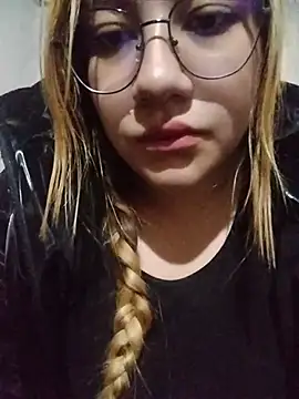 Snapshot of samanthachop chatting on June 18, 1:15 pm samanthachop online show from June 18, 1:15 pm