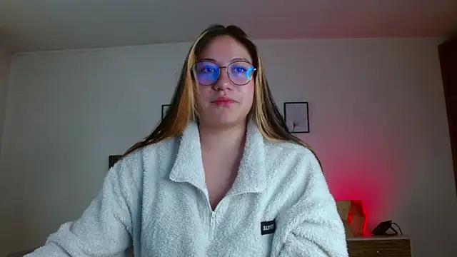 Snapshot of samanthachop chatting on June 19, 1:26 pm samanthachop online show from June 19, 1:26 pm