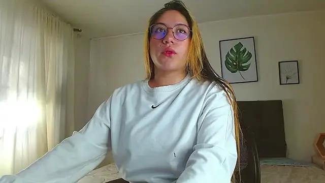 Snapshot of samanthachop chatting on July 15, 1:38 pm samanthachop online show from July 15, 1:38 pm