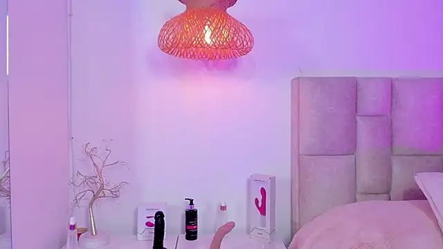 Vanessa cruz 18 online show from June 5, 8:47 pm