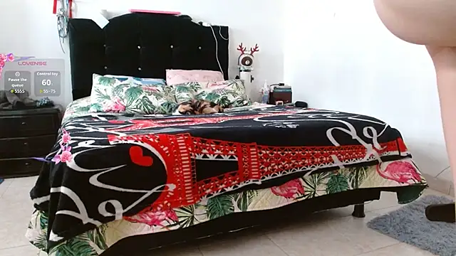 naomi unu online show from June 30, 6:31 pm