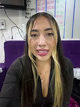 ManuelaVeeleez online show from May 22, 4:41 am