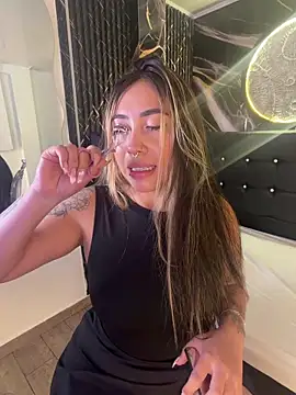 ManuelaVeeleez online show from May 31, 3:36 am