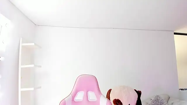 KoralCruz  online show from March 16, 4:11 pm