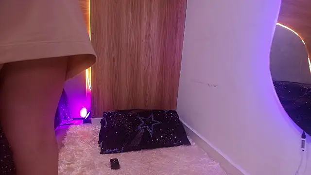 kiara lp online show from March 19, 3:10 am