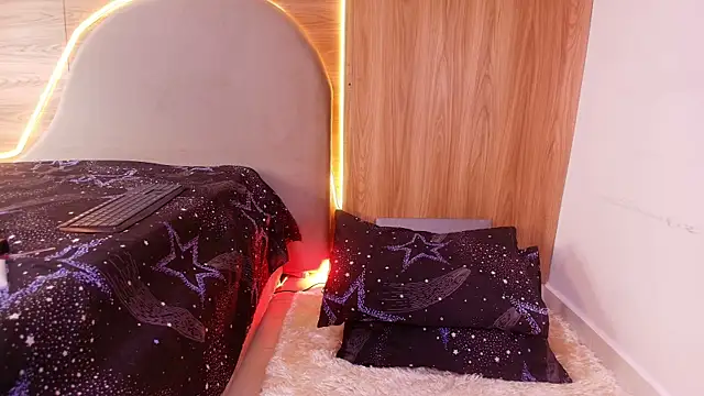 kiara lp online show from April 15, 3:02 am