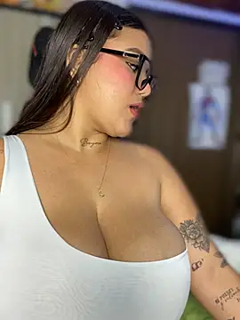 Snapshot of michellesexxxy3 chatting on May 9, 3:56 am michellesexxxy3 online show from May 9, 3:56 am