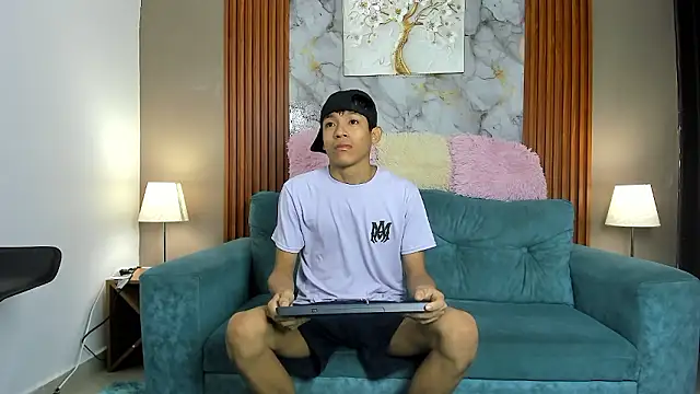 SKINNY BOYXXX online show from March 11, 7:36 am