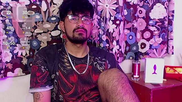 Snapshot of kcleiton chatting on March 3, 6:08 am kcleiton online show from March 3, 6:08 am