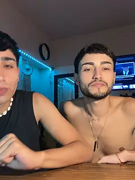 Snapshot of Lucasss2204 chatting on March 18, 3:09 am Lucasss2204 online show from March 18, 3:09 am