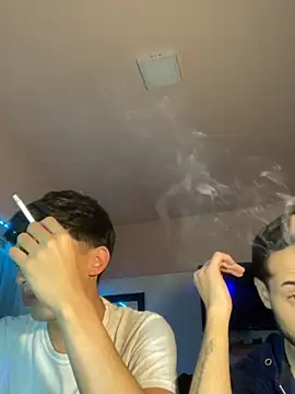 Snapshot of Lucasss2204 chatting on March 20, 3:44 am Lucasss2204 online show from March 20, 3:44 am