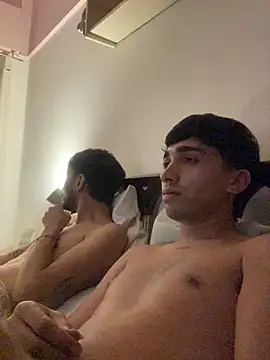 Snapshot of Lucasss2204 chatting on March 22, 5:22 am Lucasss2204 online show from March 22, 5:22 am