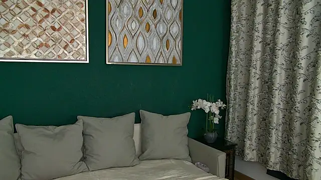 SkinnyNatty online show from April 2, 3:48 am