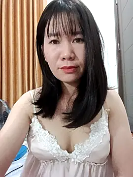 Bondgirl 9 online show from July 17, 6:35 pm