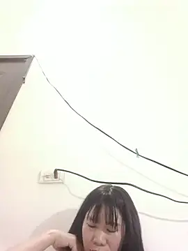 Bondgirl 9 online show from August 3, 7:50 pm