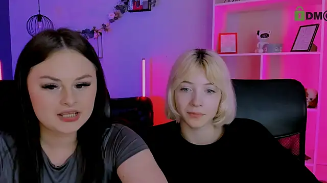 miss courtney  online show from April 13, 9:15 am