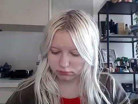 Snapshot of LenaSecret19 chatting on April 23, 5:41 am LenaSecret19 online show from April 23, 5:41 am