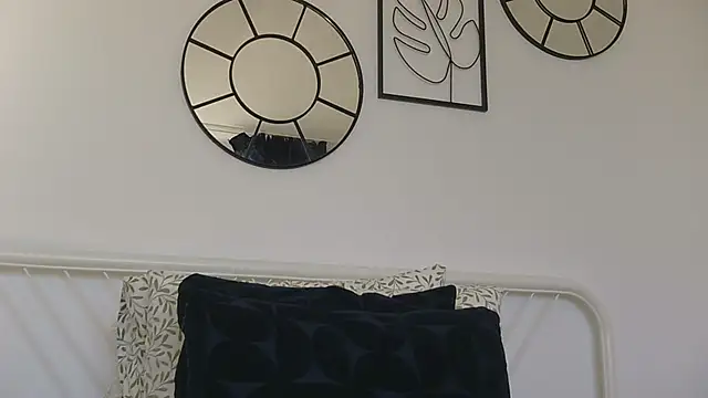 CelineThompson online show from April 8, 1:33 pm