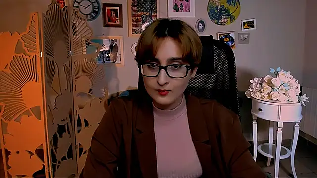 LixeLuna online show from April 8, 6:24 am